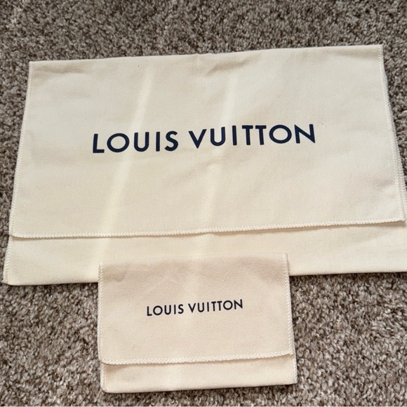 100% AUTHENTIC LOUIS VUITTON DUST BAGS,LACES (BLACK) RIBBON & 11 RECEIPT HOLDERS - Picture 7 of 9